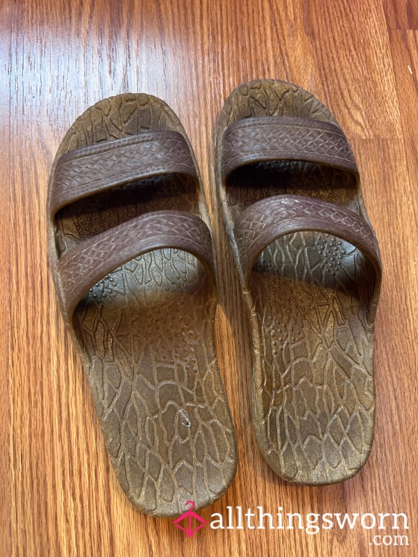 Well Worn Sandals 🧡