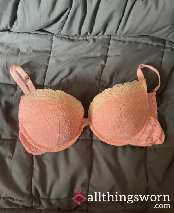 Well Worn S**y Bra 🙈