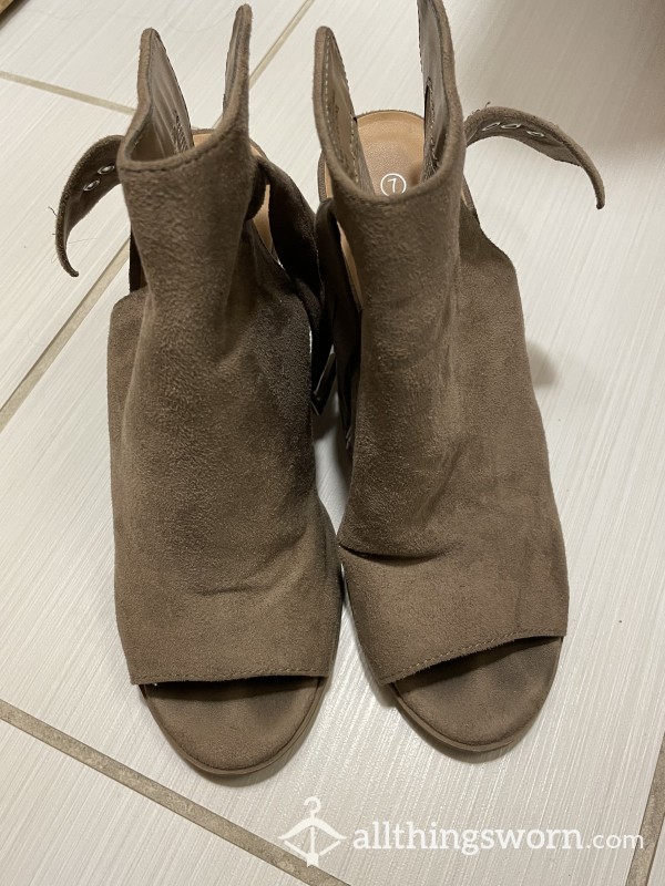 Well-Worn S**y Size 7 Faux Suede High Heel Boots