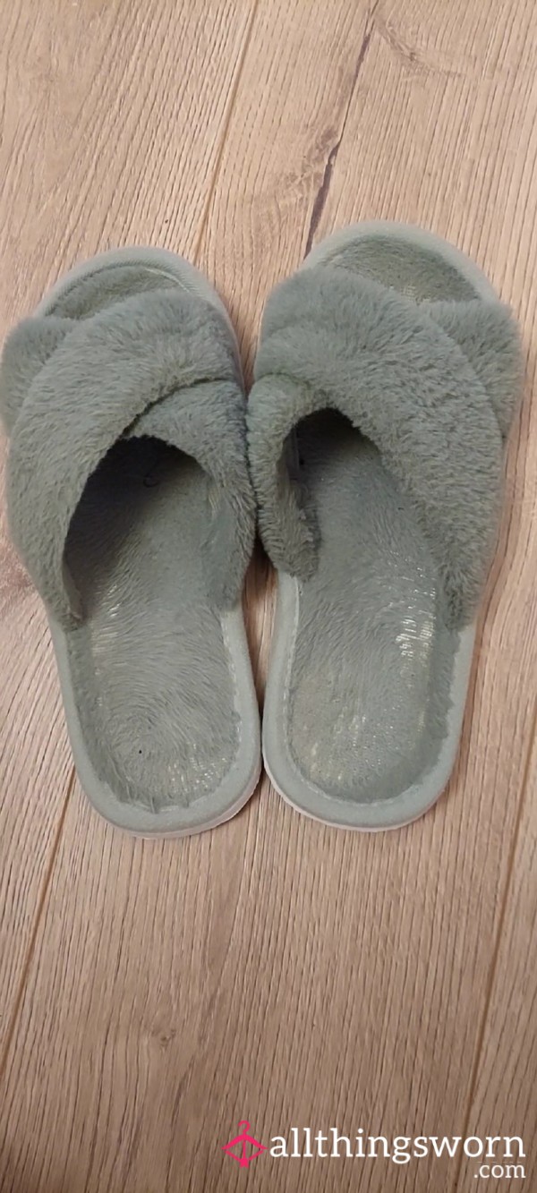 Well Worn Slippers. Size 4. Smell Divine