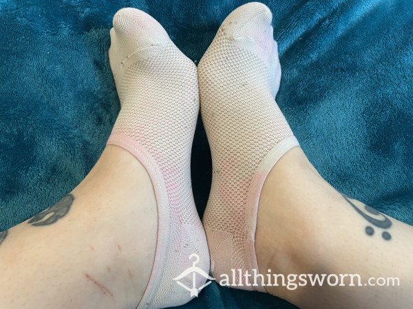 Well-worn No Show Socks 🩷 Faded Pink Tie Dye 👣 Soft & Breathable, 48hr Wear