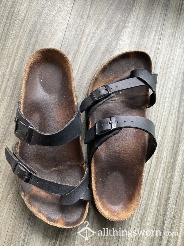 Well-worn, Toe Printed Birkenstocks 🖤