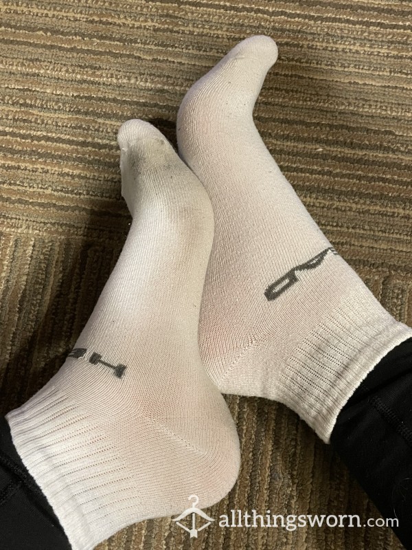 Well-Worn White Thin Head Gym Socks