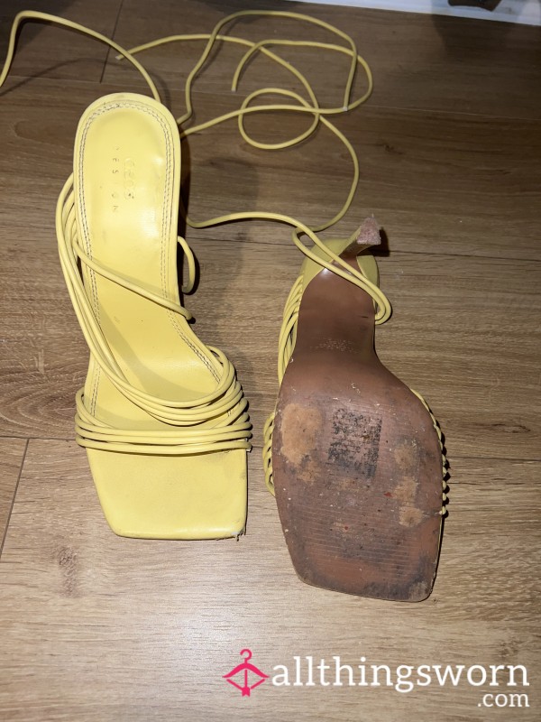 Well-worn Yellow Heels Size 6 👠