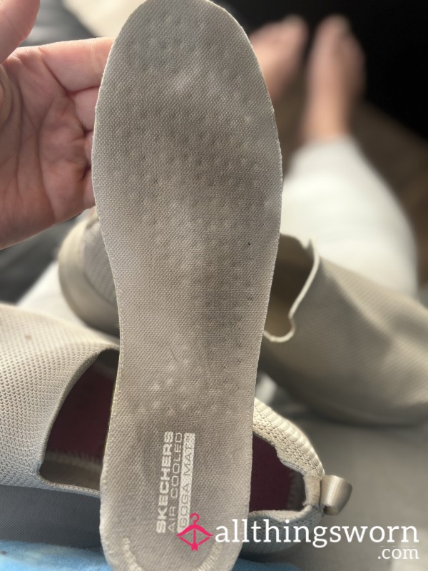 WELLWORN Memory Foam Sneakers