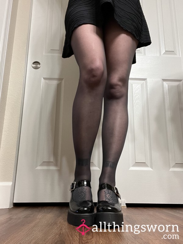 What I Wear While I Sit And Fantasize At My Desk 🖤