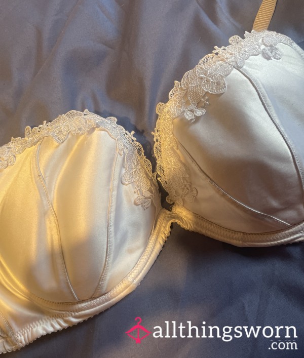 White ‘7 Days Worn’ (32DD) Bra