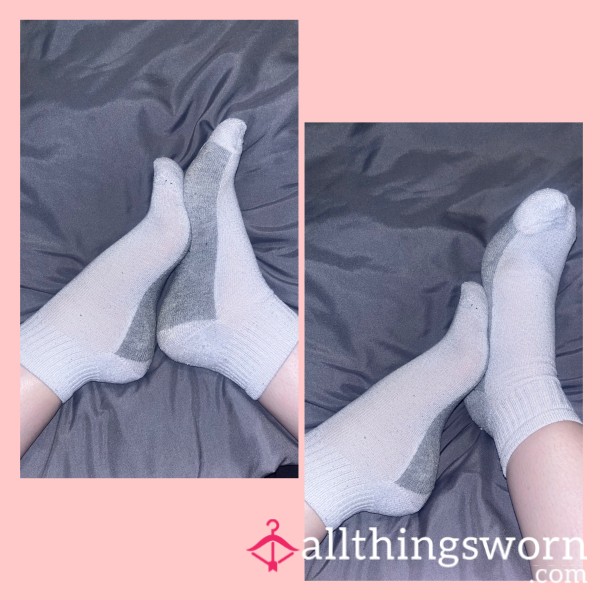 WHITE AND GREY ATHLETIC SOCKS - WORN FOR 3 DAYS 💦