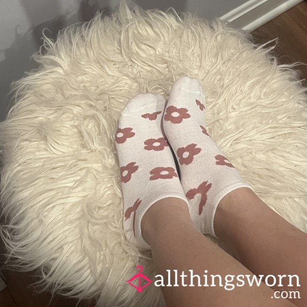 White And Pink Flower Cute Dainty Printed Ankle Socks