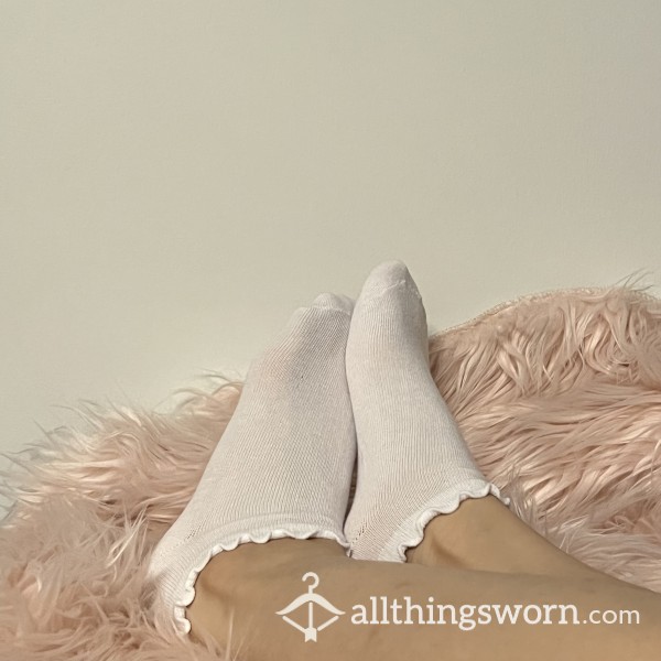 White Ankle Ruffle Socks