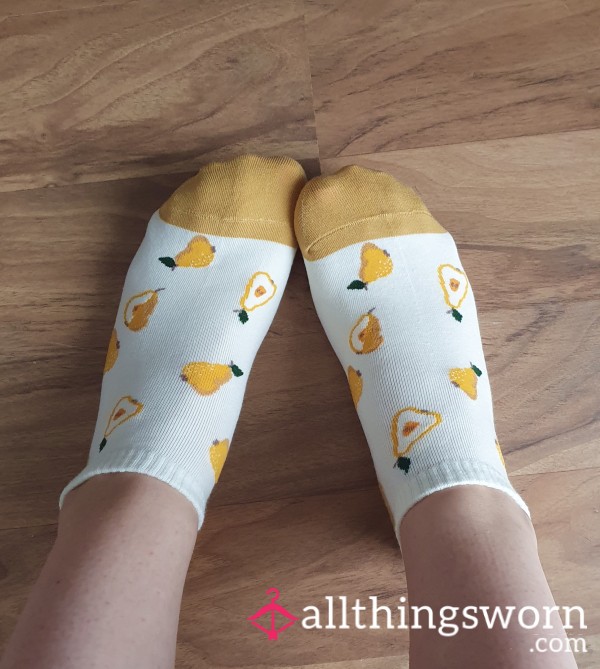 🤍💛 White Cotton Socks With Pear Pattern 💛🤍