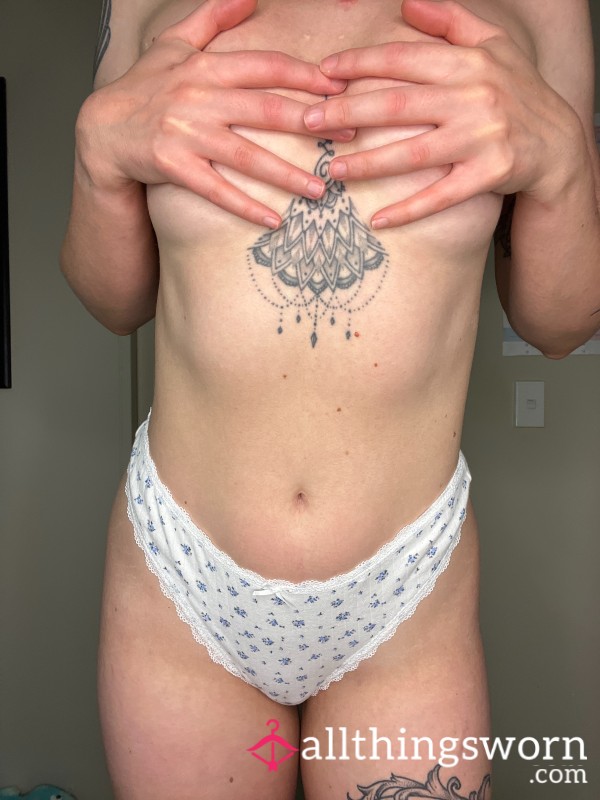 White Cotton Thong With Flower Print