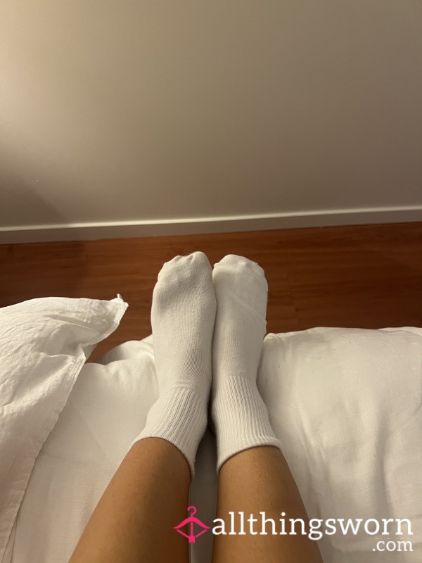 White Crew Socks ౨ৎ