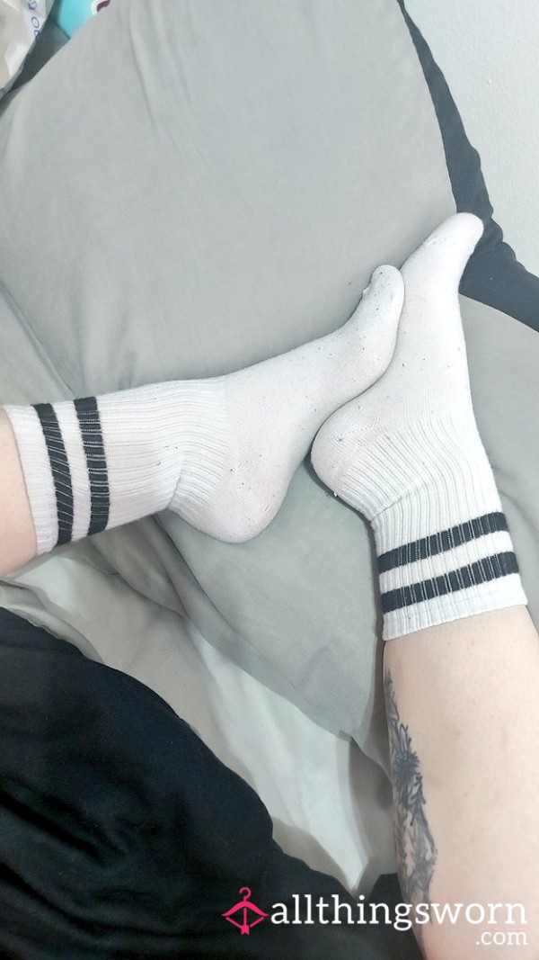 White Crew Socks ~ Extended Wears Available 💜