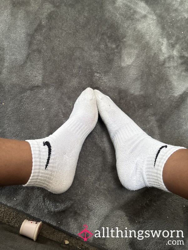 White Dirty Nike Socks !! Worn For 48hrs 😏