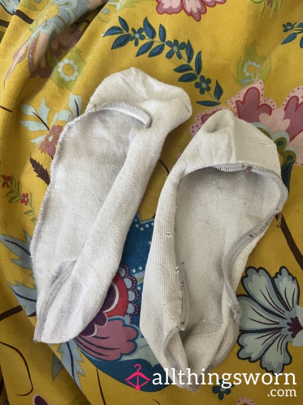 White Dirty Well-worn Pop Socks