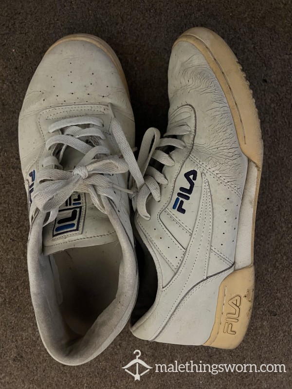 WHITE FILA TRAINERS