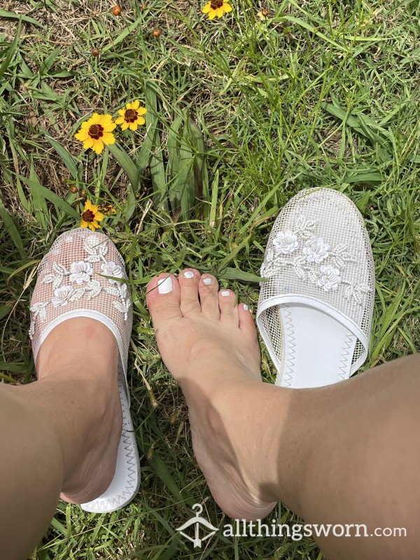 White Flor*l, Mesh, Slipper, Sandals, Shoes, Well Worn, Stinky Smelly Feet