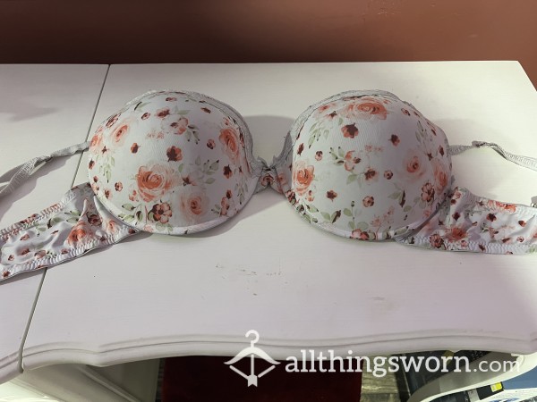 White Flower Pattern Bra 40 Dd Worn