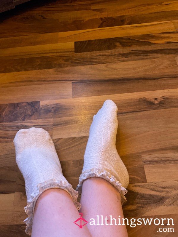 White Frilly Ankle Socks