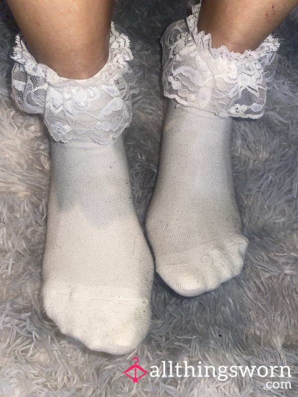 ☁️ White Frilly Ankle Socks ☁️