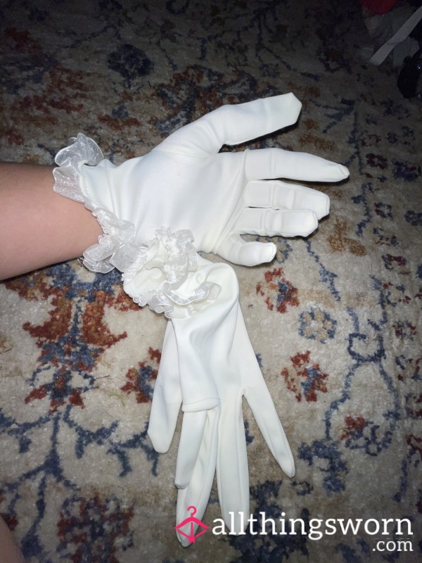 White Lacey Gloves