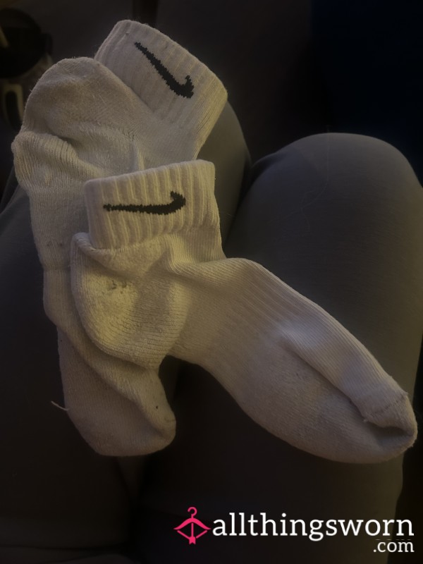 White Nike Ankle Socks