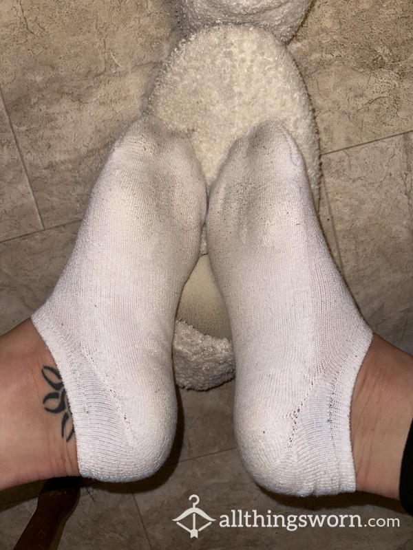 White No Show Gym Socks 🧦