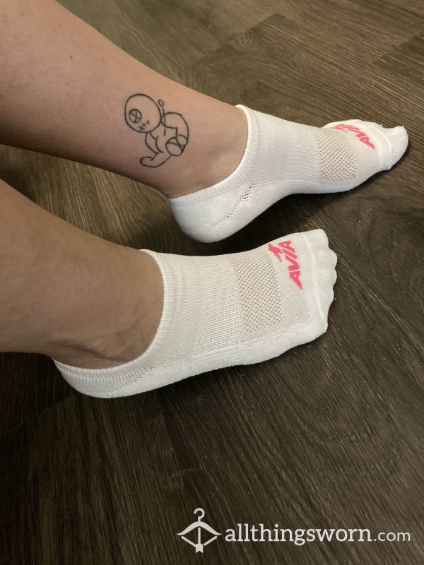 White No Show Socks