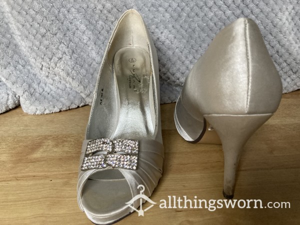 White Satin P**p Toe Heels, Vintage Style, Burlesque Performances, Size 6 (UK)