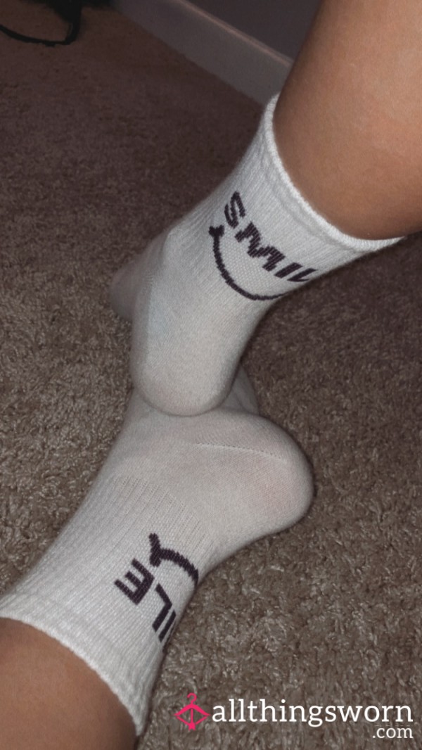 WHITE SMILEY SOCKS