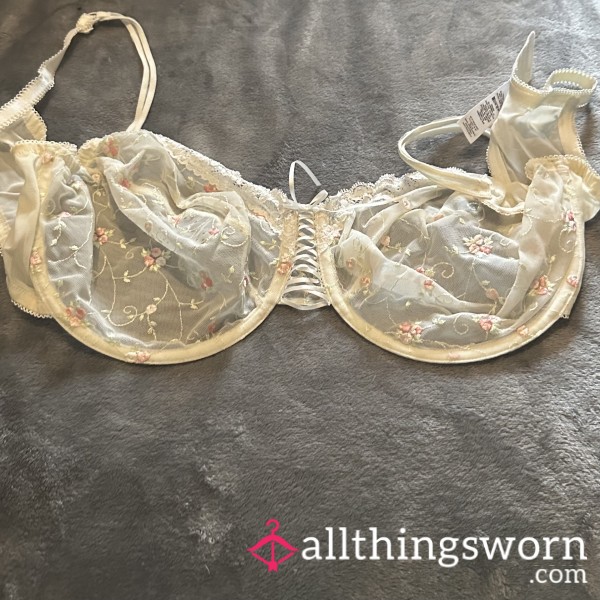 White Tiny Flowers Lace Bra - UK Size 44E - SSBBW