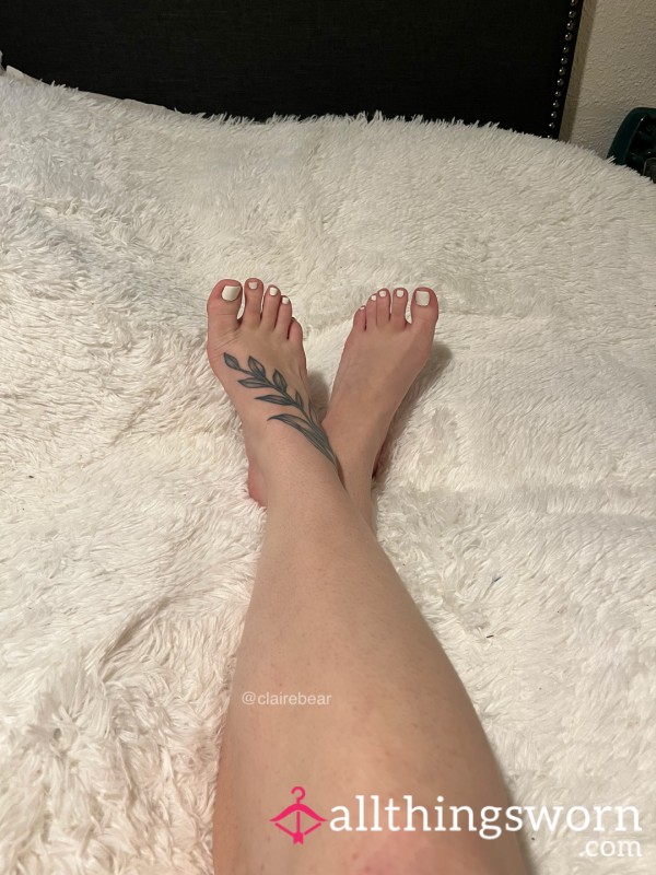 White Toes & Long Legs