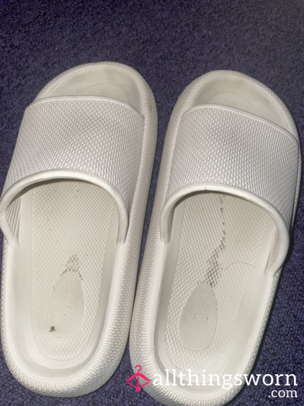 White Well Worn Sliders