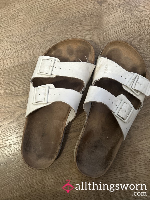 White Well Worn Sliders