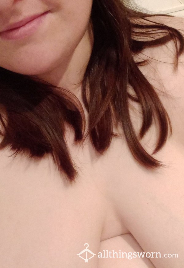 Who Doesn't Like A Good Tittie Tease?😍