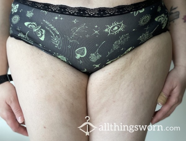 Witchy Black/Green Boyshorts W/ Lace Trim