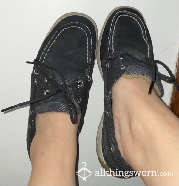 Woman’s Size 8 Well Worn Black Sperrys