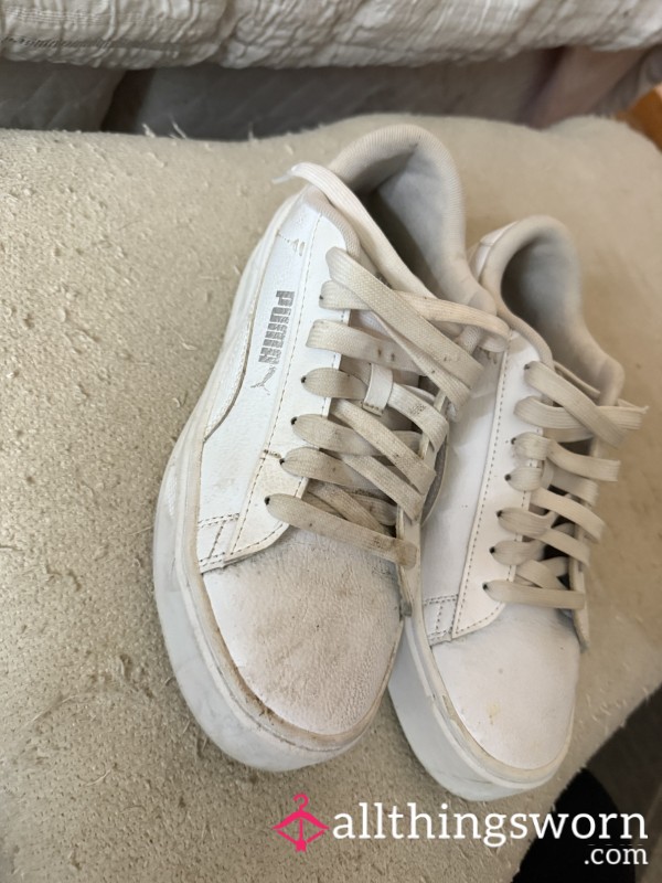 Woman’s Size 8 White Pumas