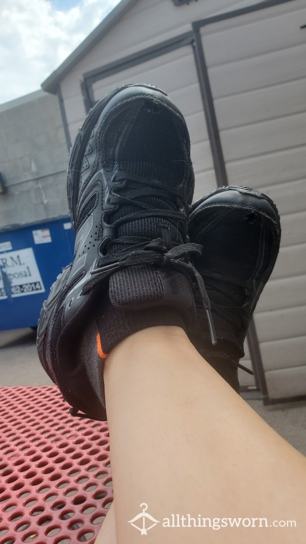 Worn Almost Daily From 6-11 Hours. My Wide Little Fit Have Worn Holes In The Toes And In The Heels. Frequently Wear Thicker Socks And Make My Feet Sweat