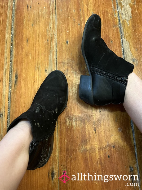 Well-Worn Black Bar Ankle Booties