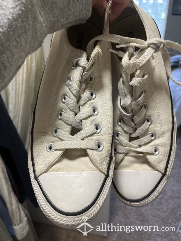 Worn Low Top White Converse US 8