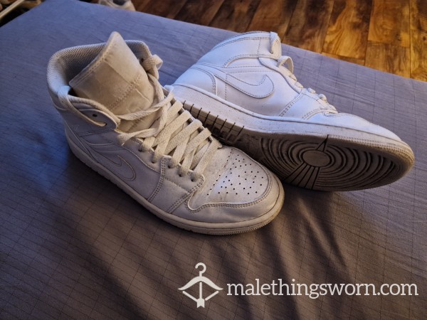 Worn Nike Air Jordan 1 Mid's - All White