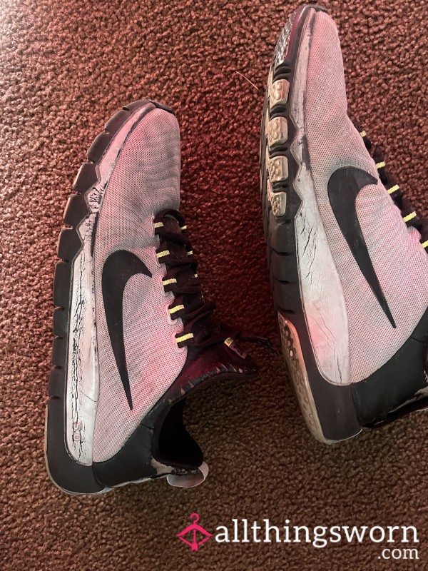 Worn Nike NY