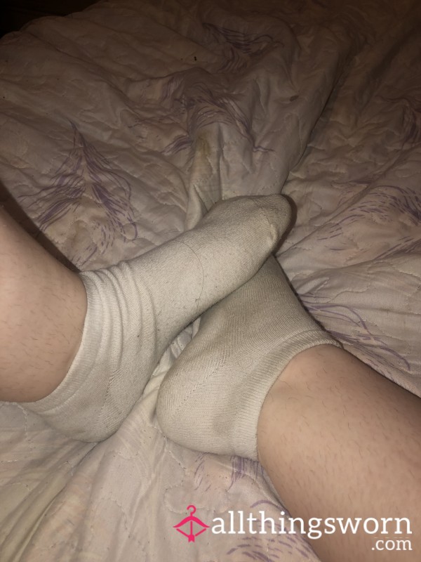 Worn Off Coloured White Socks