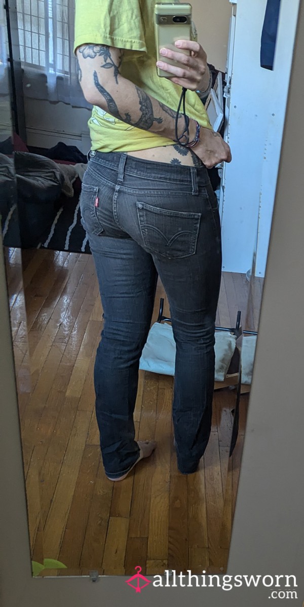 Worn Out Dark Grey Jeans