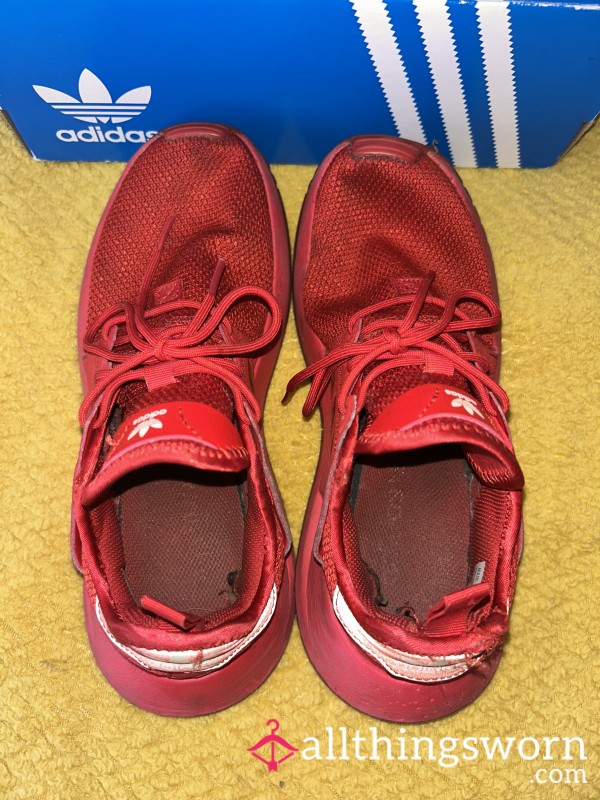 WORN OUT RED ADIDAS