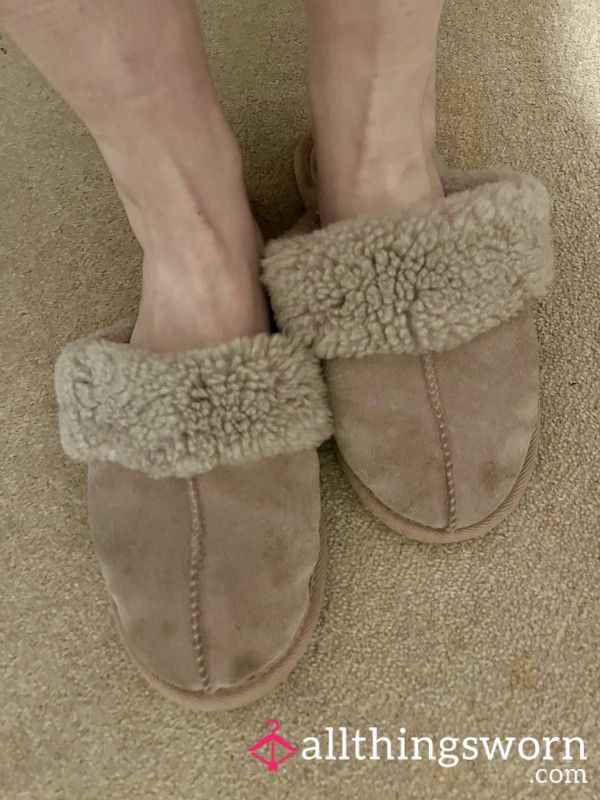 Smelly Sheepskin Slippers - Extra Fresh Wears Available!