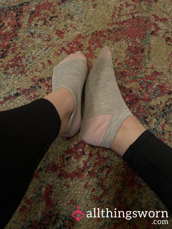 7 Day Worn Pink And Gray Ankle Socks