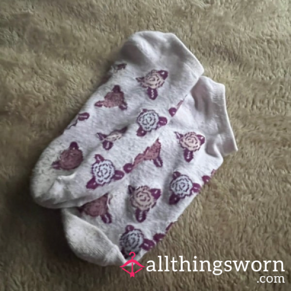 Worn Pink Roses Ankle Socks